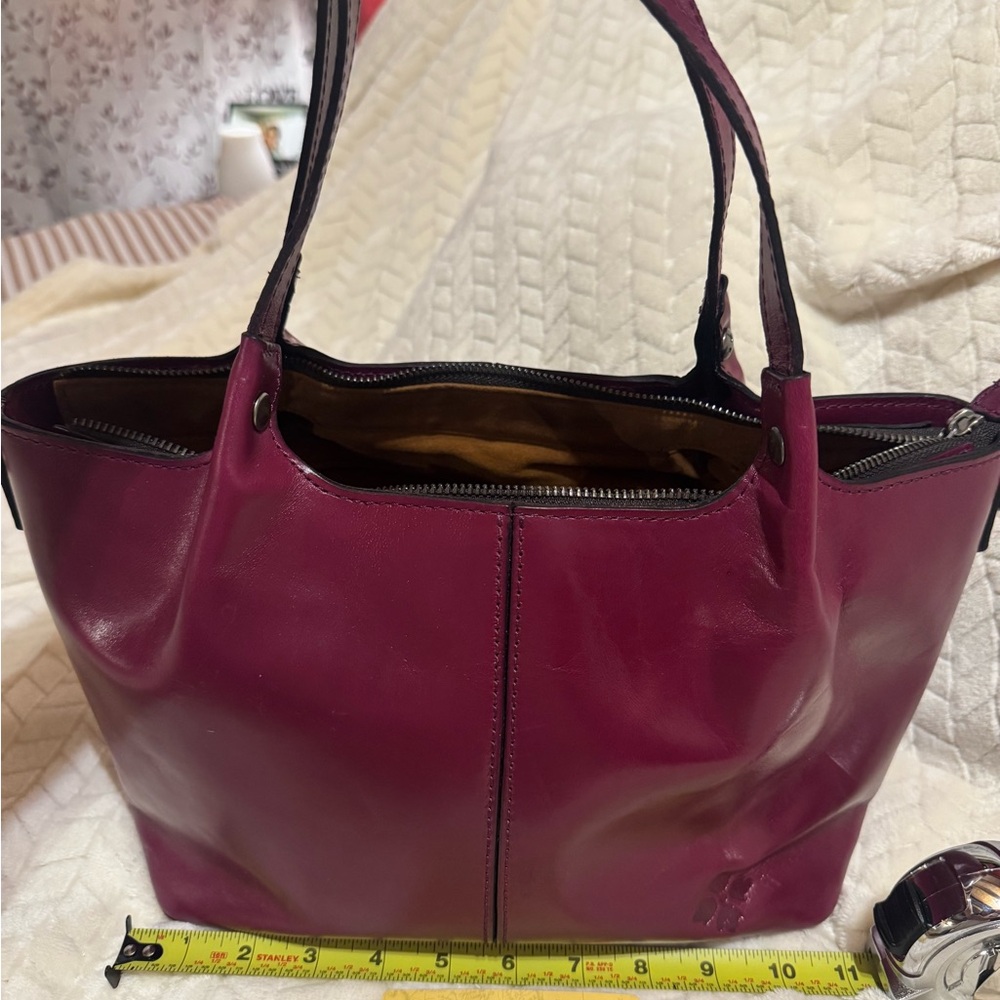 Elegant Magenta Leather Tote Bag